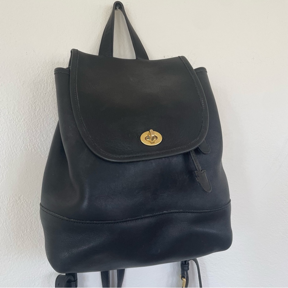 Vintage COACH Black Leather Backpack with Turn-Lock Closure - Picture 2 of 9
